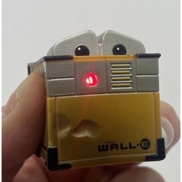 ENERGIZER SQUEEZE DISPOSABLE DISNEY PIXAR WALL‎ E LIGHT RARE Works Red Light - Picture 2 of 6